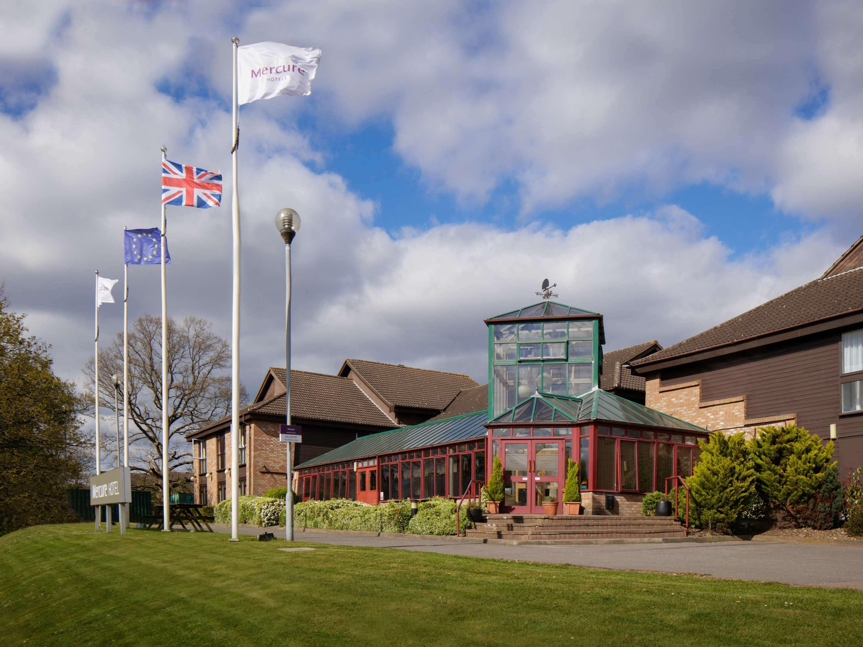 Mercure Hatfield Oak Hotel Hatfield (Hertfordshire) Exterior foto