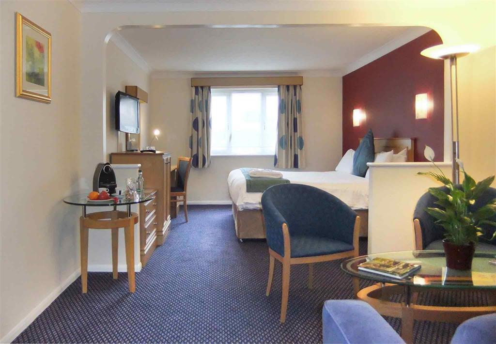 Mercure Hatfield Oak Hotel Hatfield (Hertfordshire) Exterior foto