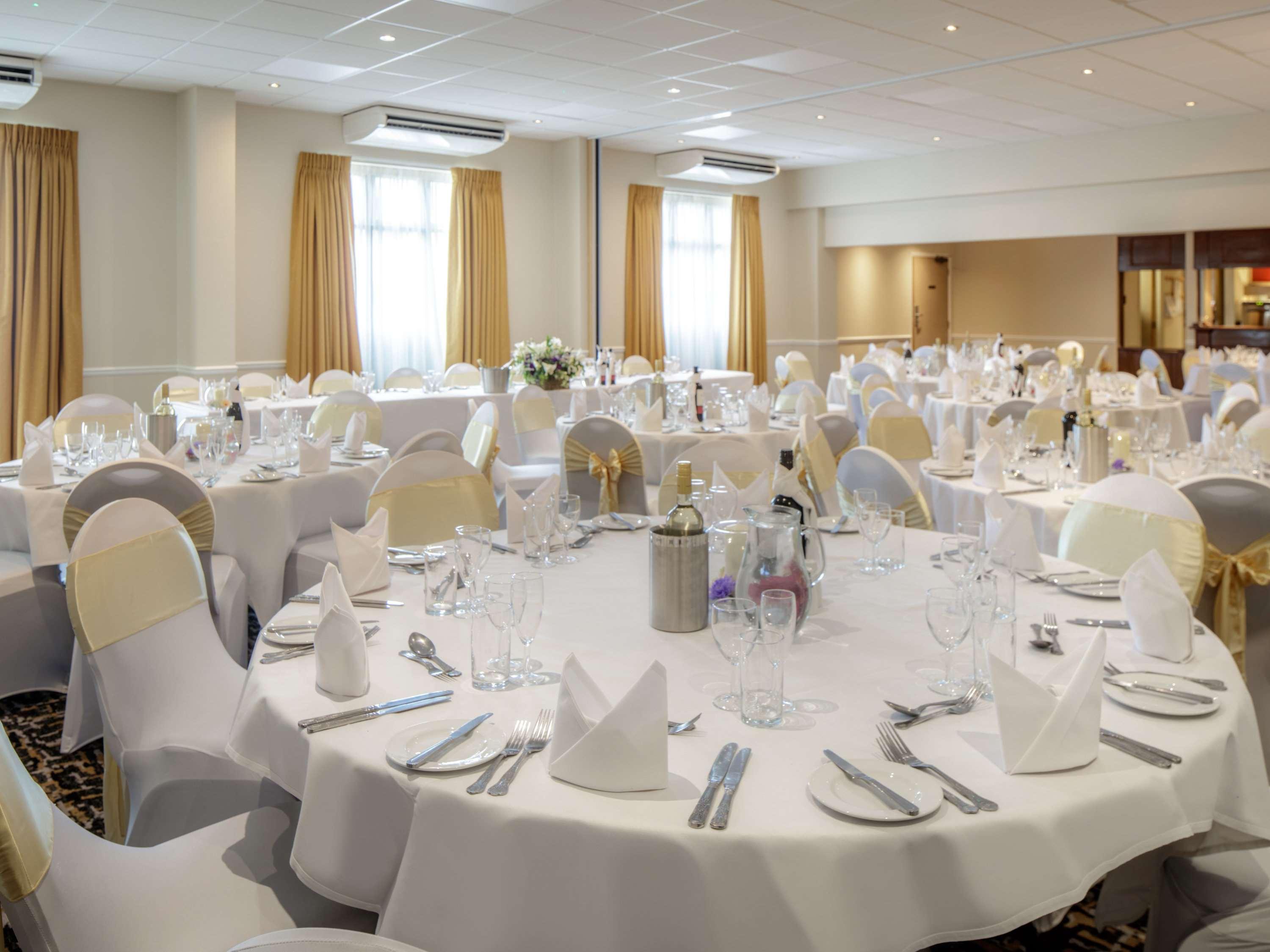 Mercure Hatfield Oak Hotel Hatfield (Hertfordshire) Exterior foto
